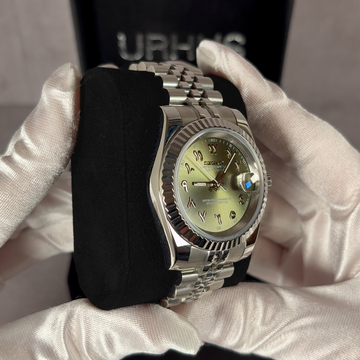 Billede af håndholdt olivengrøn Urhus Datejust mod med arabiske tal